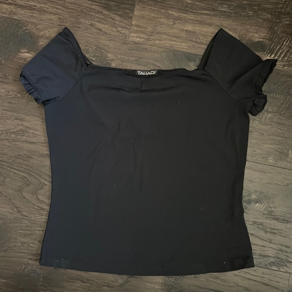 Tahari women’s black crop top size small